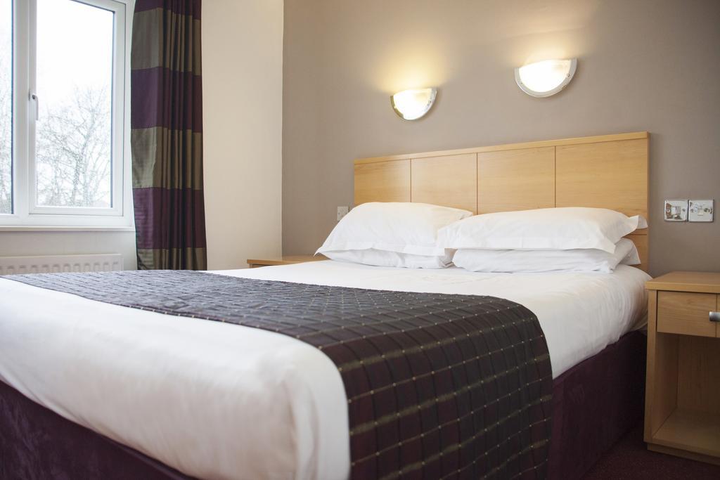 The Victoria Hotel Manchester By Compass Hospitality Oldham Bagian luar foto