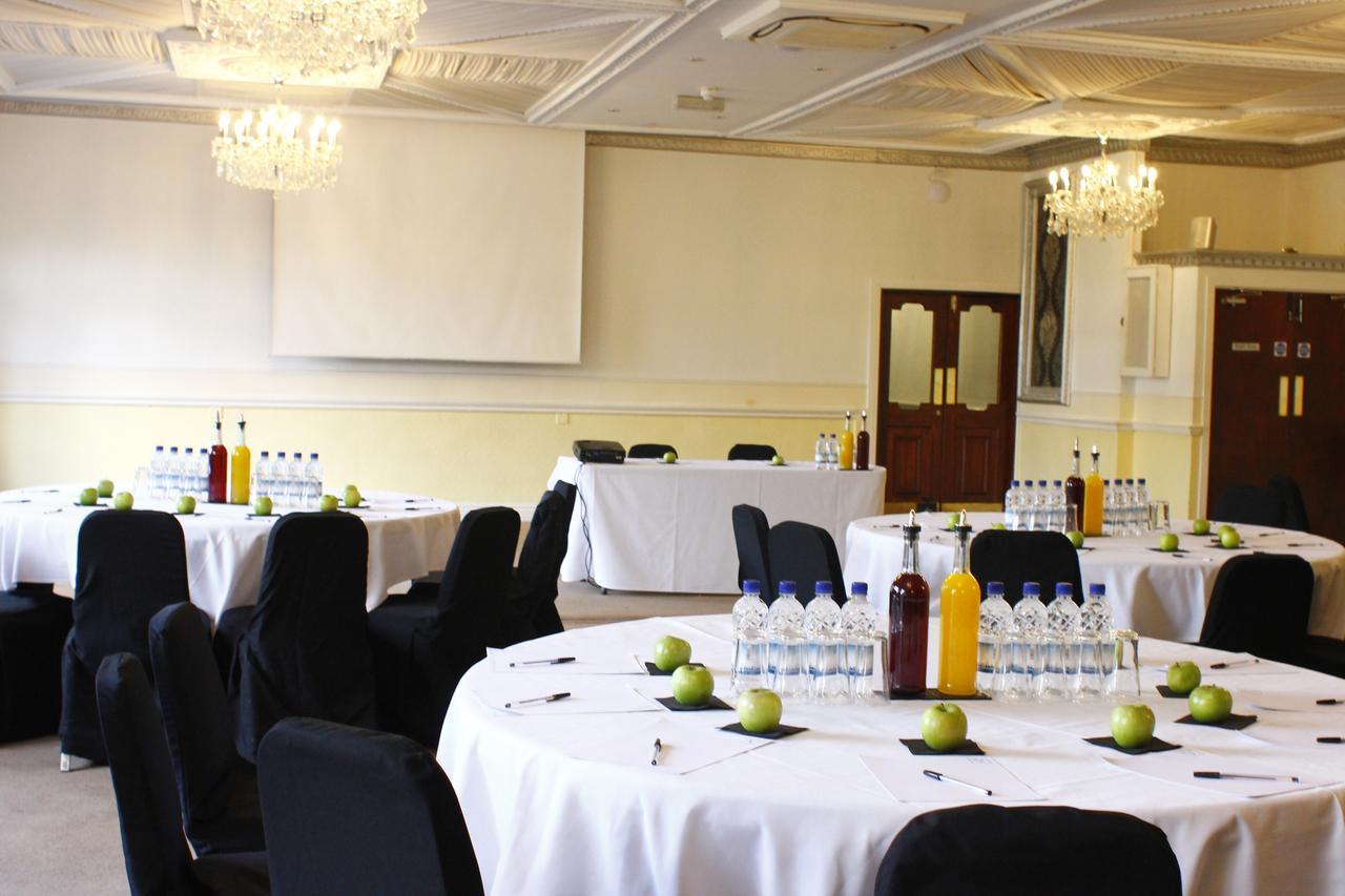 The Victoria Hotel Manchester By Compass Hospitality Oldham Bagian luar foto