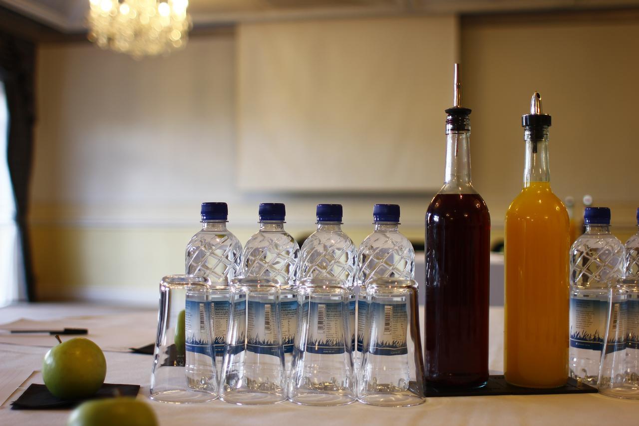 The Victoria Hotel Manchester By Compass Hospitality Oldham Bagian luar foto