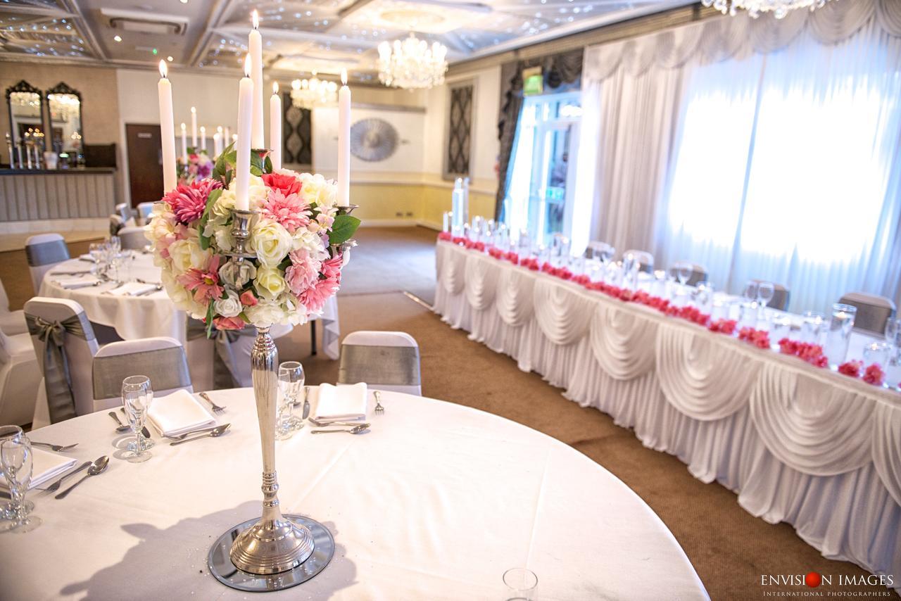 The Victoria Hotel Manchester By Compass Hospitality Oldham Bagian luar foto