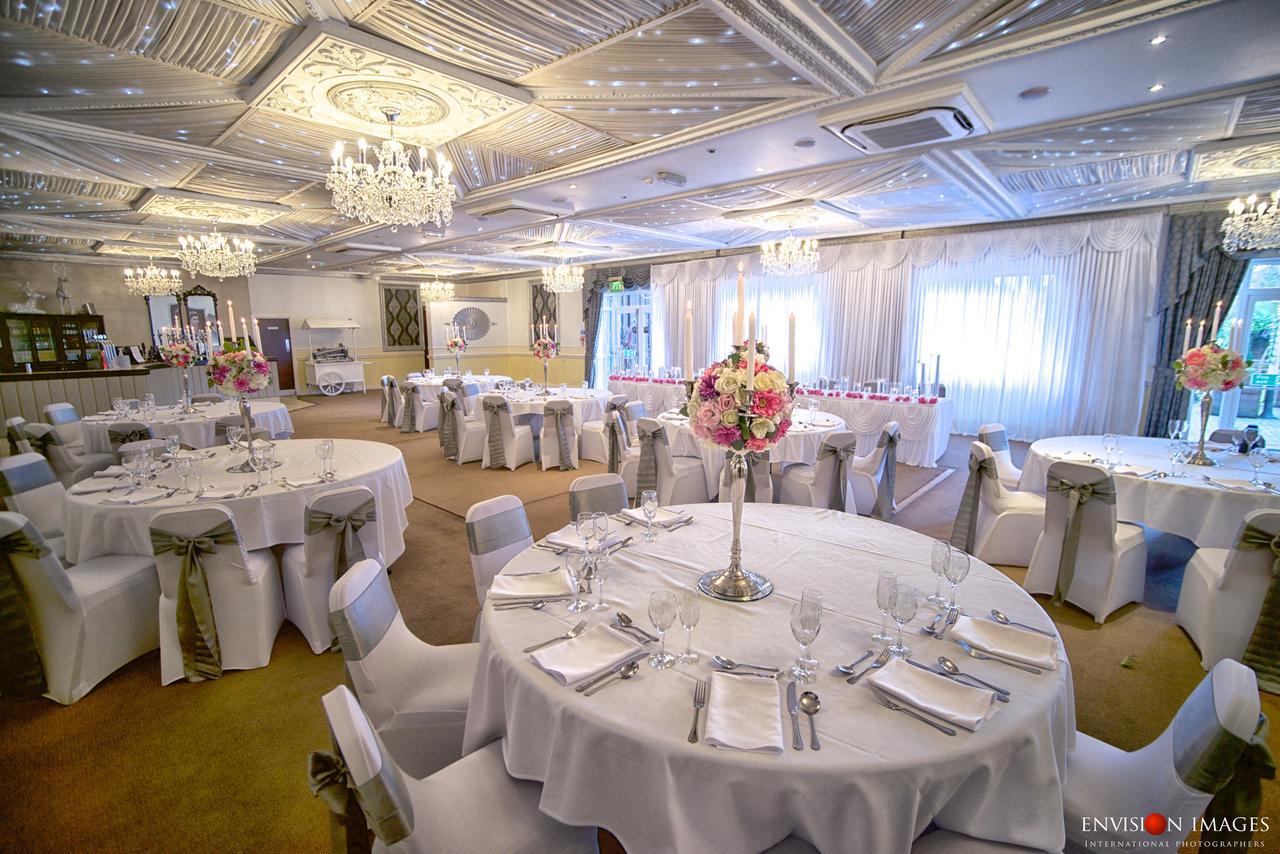 The Victoria Hotel Manchester By Compass Hospitality Oldham Bagian luar foto