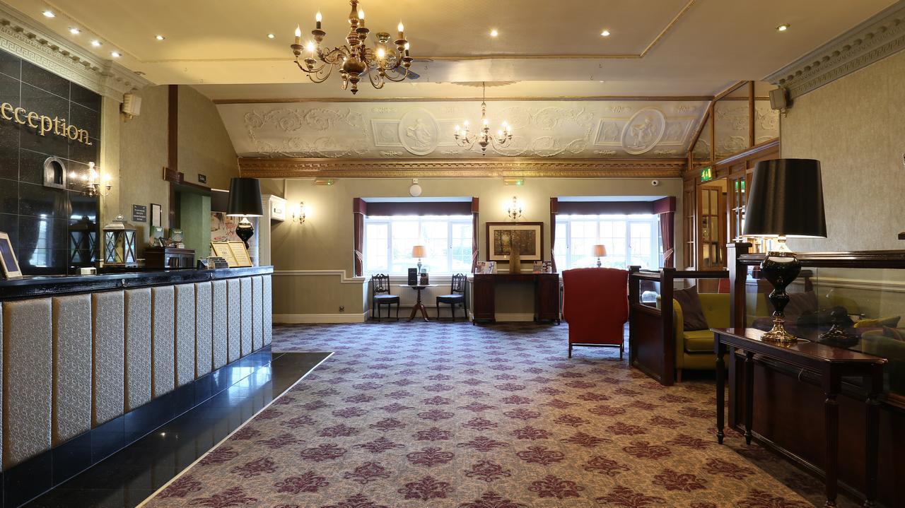 The Victoria Hotel Manchester By Compass Hospitality Oldham Bagian luar foto