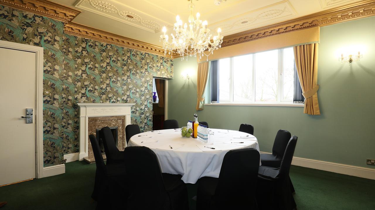 The Victoria Hotel Manchester By Compass Hospitality Oldham Bagian luar foto